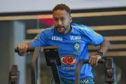CBF mantém Neymar na Copa e foco é recuperação do craque