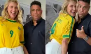 Celina Locks usa camisa de Ronaldo de 98 em jogo do Brasil