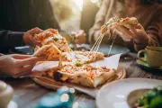 Chefs revelam o que comer na Copa: pizza é a pedida noturna