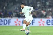Chelsea negocia com zagueiro francês Maxence Lacroix