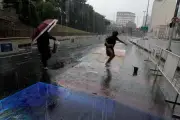 Chuva desfaz tapetes de sal no Corpus Christi do Rio de Janeiro