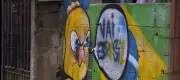 Cidade Tiradentes reinventa tradição das ruas pintadas para a Copa