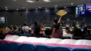 Câmara de Teresina aprova projeto que proíbe mulheres trans em banheiros femininos