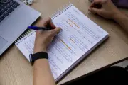 Concurso Duque de Caxias abre 43 vagas com salários de até R$ 7.100