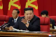 Coreia do Norte equipa Marinha com armas nucleares, anuncia Kim Jong Un