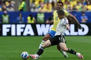 Danilo destaca apoio coletivo após erro em gol do Japão na Copa
