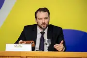 Declaração do IR pode acabar em 2 ou 3 anos, diz ministro