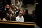 Defesa de Monique Medeiros critica julgamento público e elogia jurados
