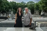 Em 'Quem ama cuida', Pilar insiste em provar senilidade de Arthur