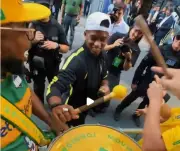 Endrick, Vini Jr, Danilo e Raphinha comandam festa na chegada do Brasil à Filadélfia