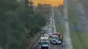 Engavetamento com três carros interdita faixa da Washington Luís em Rio Preto