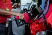 Etanol mais vantajoso que gasolina em 199 cidades brasileiras