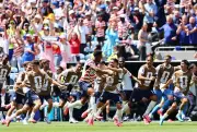 EUA vencem Austrália e garantem vaga na segunda fase da Copa