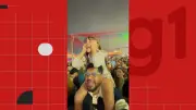 Fã mirim chora de emoção em show de Marisa Monte na Paraíba