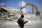 FAB resgata 13 brasileiros retidos na Venezuela após terremotos