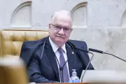 Fachin cobra responsabilidade de plataformas digitais e ação legislativa