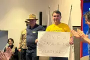 Flávio Bolsonaro é alvo de 81% das críticas em grupos sobre tarifas dos EUA