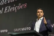 Flávio Bolsonaro reage a operação contra Jaques Wagner e pede CPMI