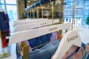 França multa Shein em R$ 130 milhões por falhas com consumidores