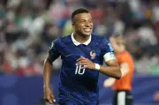 França vence Iraque com dois de Mbappé e se classifica na Copa 2026