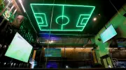 Gastrobar temático de futebol fatura R$ 1,5 milhão em SP com drinks de Messi e CR7