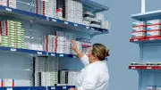 Gestão de insumos melhora cuidado ao paciente, diz farmacêutica