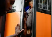 Greve de ônibus no Rio: passageiros lotam veículos e recorrem a apps