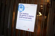 Greve geral em Portugal contra reforma trabalhista paralisa serviços públicos