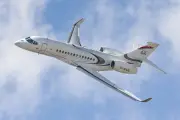 Helicóptero Mercedes e jato Falcon 6X chegam ao Brasil com luxo e autonomia