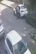 Homem agride e arrasta mulher inconsciente em BH