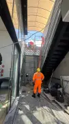 Homem fica retido em andaime após choque elétrico em Unaí