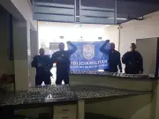 Homem preso e adolescentes apreendidos com drogas em Angra dos Reis