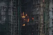 Hong Kong acusa 7 pessoas e 2 empresas por incêndio que matou 168