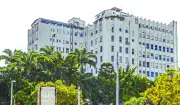 Hospital dos Servidores: nova gestão enfrenta fichas de papel e falta de PCs