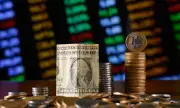 Ibovespa fecha em alta com Trump sobre acordo com Irã; dólar cai