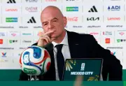 Infantino lamenta veto a árbitro somali nos EUA e nega interferência