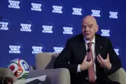 Infantino nega interesse comercial em pausas para hidratação na Copa 2026