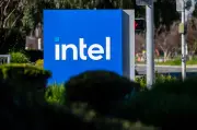 Intel aposta em IA híbrida e anuncia parceria com Perplexity para processamento local
