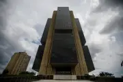 Irresponsabilidade fiscal eleva juros no Brasil, afirma Gustavo Franco