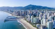Itapema supera Balneário Camboriú e tem m² mais caro do Brasil