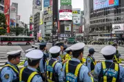 Japão cancela mais de 100 voos e adia exercícios militares com EUA