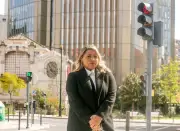 Justiça de Portugal reintegra brasileira demitida com xenofobia