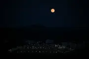 Lua de Morango: fenômeno não deixa satélite rosado; saiba como observar