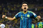Luis Diaz brilha com gol e assistência na estreia da Colômbia na Copa