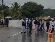 Manifestação contra fechamento de emergência interdita Rio-Santos em Angra