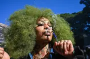 Marcha da Maconha ocupa Avenida Paulista por legalização e reparação racial