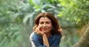 Martha Batalha é aclamada por crônica sobre tempos verbais