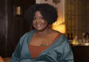 MC Carol surge como cunhada de Jeniffer Nascimento em 'Quem Ama Cuida'