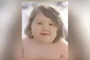 Menino de 7 anos com obesidade mórbida morre; pais presos por homicídio