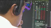 Mercado reage a acordo Irã-EUA: petróleo cai 5%, Ibovespa vira